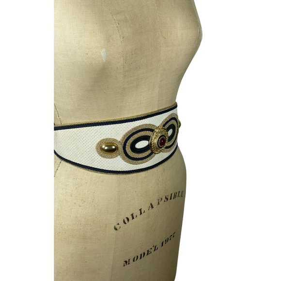 1980s leather cinch belt with gold crest by designer R.J. Graziano Size 28" - 33 - Picture 4 of 5